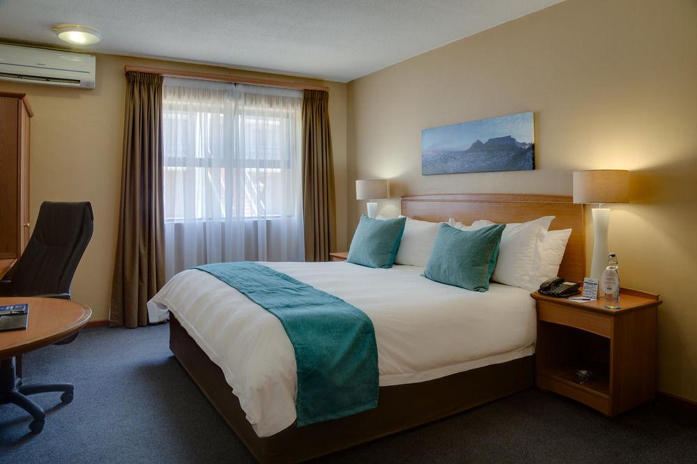 Protea Hotel By Marriott Cape Town Tyger Valley Bellville Dış mekan fotoğraf