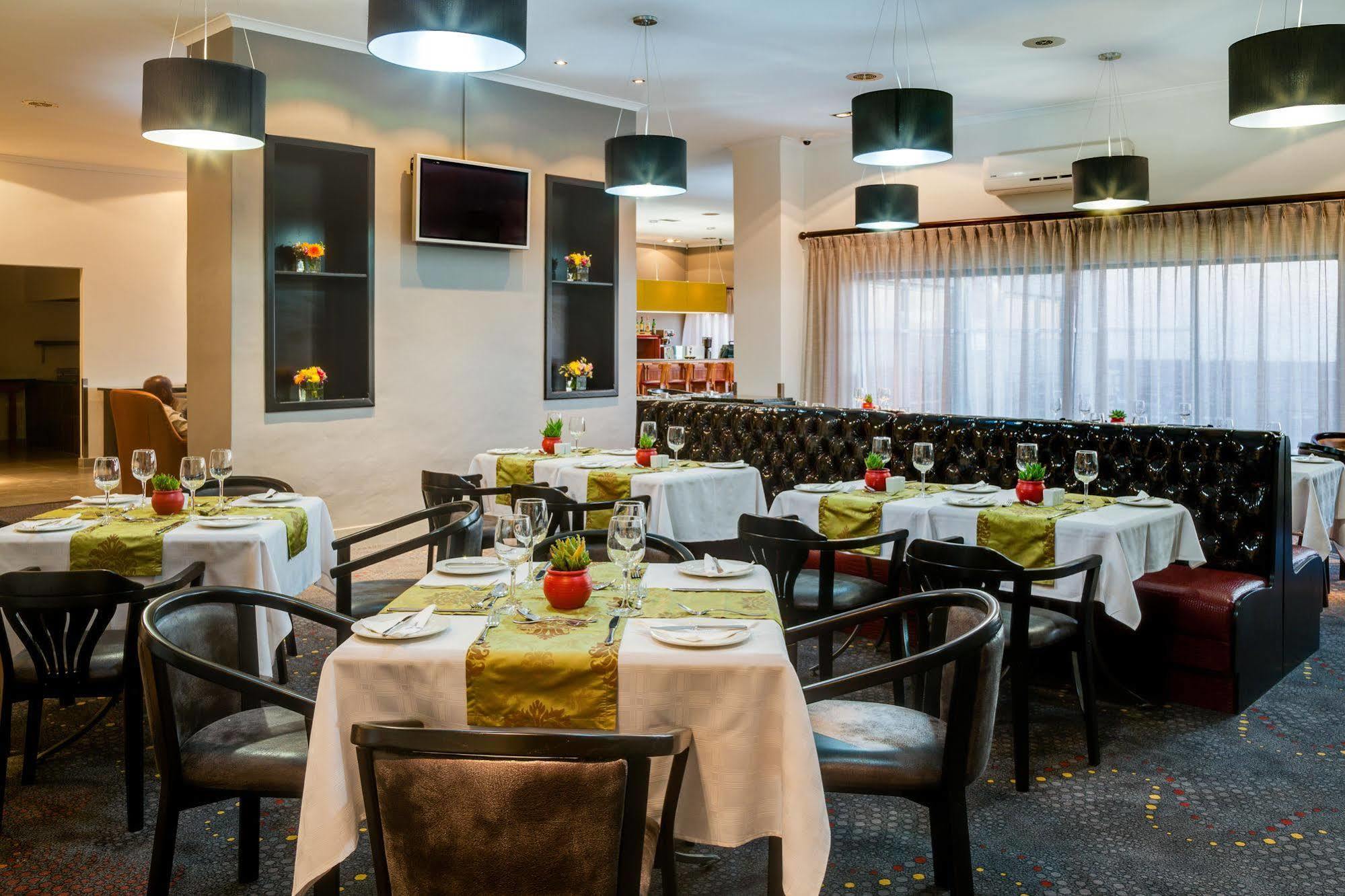 Protea Hotel By Marriott Cape Town Tyger Valley Bellville Dış mekan fotoğraf