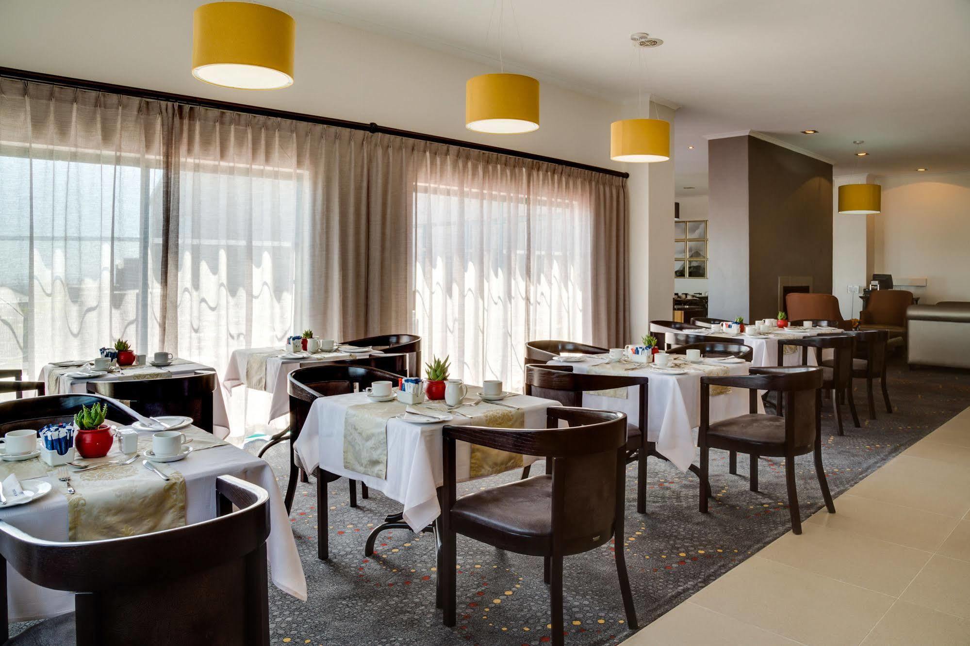 Protea Hotel By Marriott Cape Town Tyger Valley Bellville Dış mekan fotoğraf